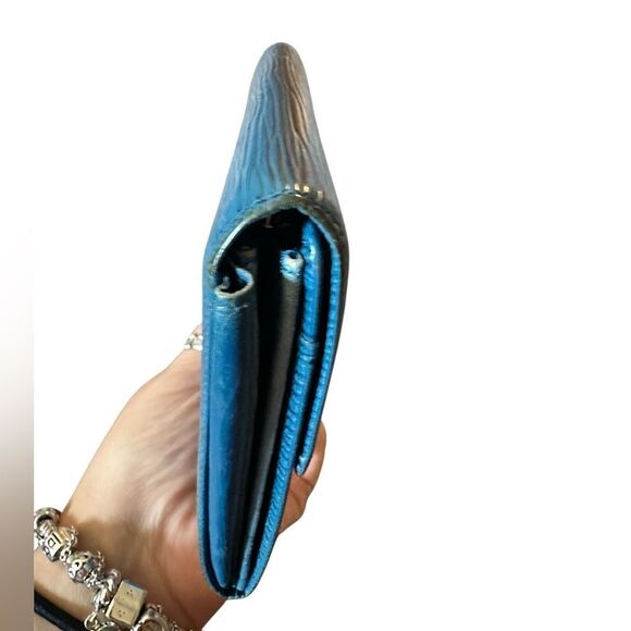 Louis Vuitton Epi Azure Blue Wallet - Picture 8 of 11